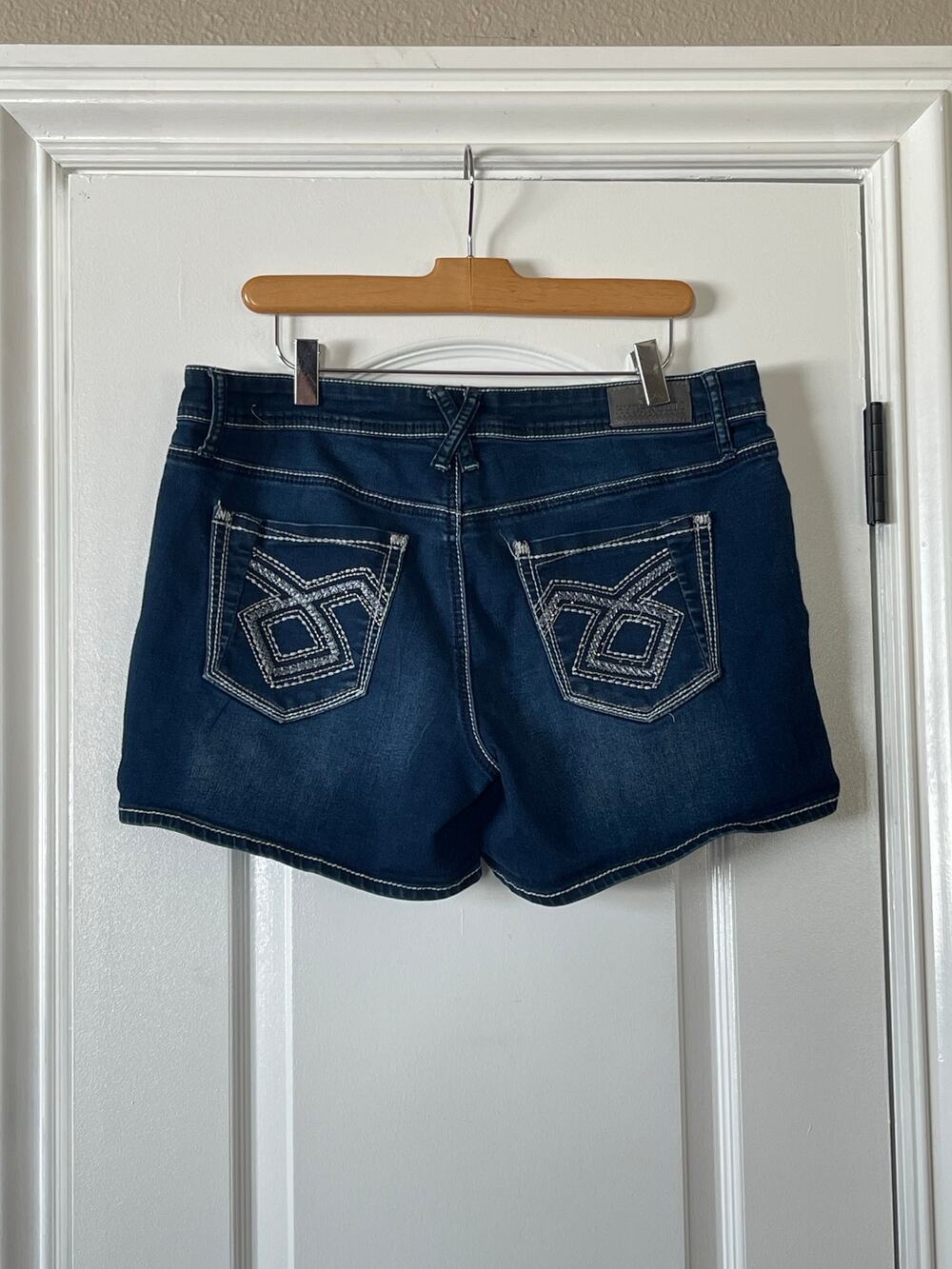 Ladies Hydraulic Low Rise Blue Denim Shorts 17/18